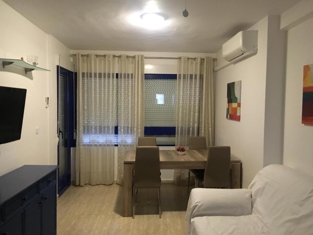 2-Bedroom And Living Room Apartment Near Campoamor Beach מראה חיצוני תמונה